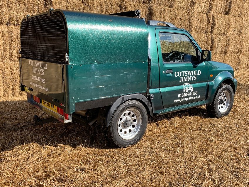 View SUZUKI JIMNY PICK UP with optional LIVESTOCK COVER